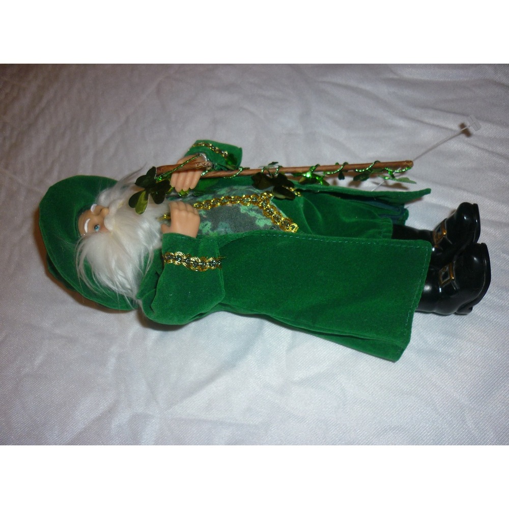 St‎ Patricks Day Leprechaun Doll Green Velvet Gold Trim Shamrock Staff 10 inch - Picture 4 of 7